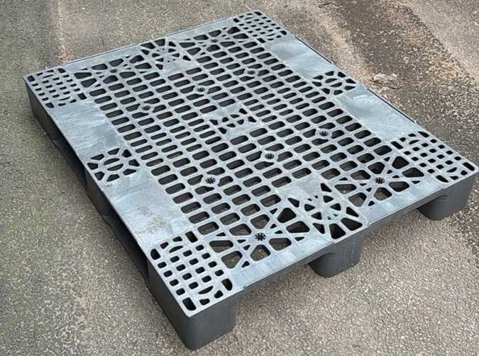 reusable plastic pallet