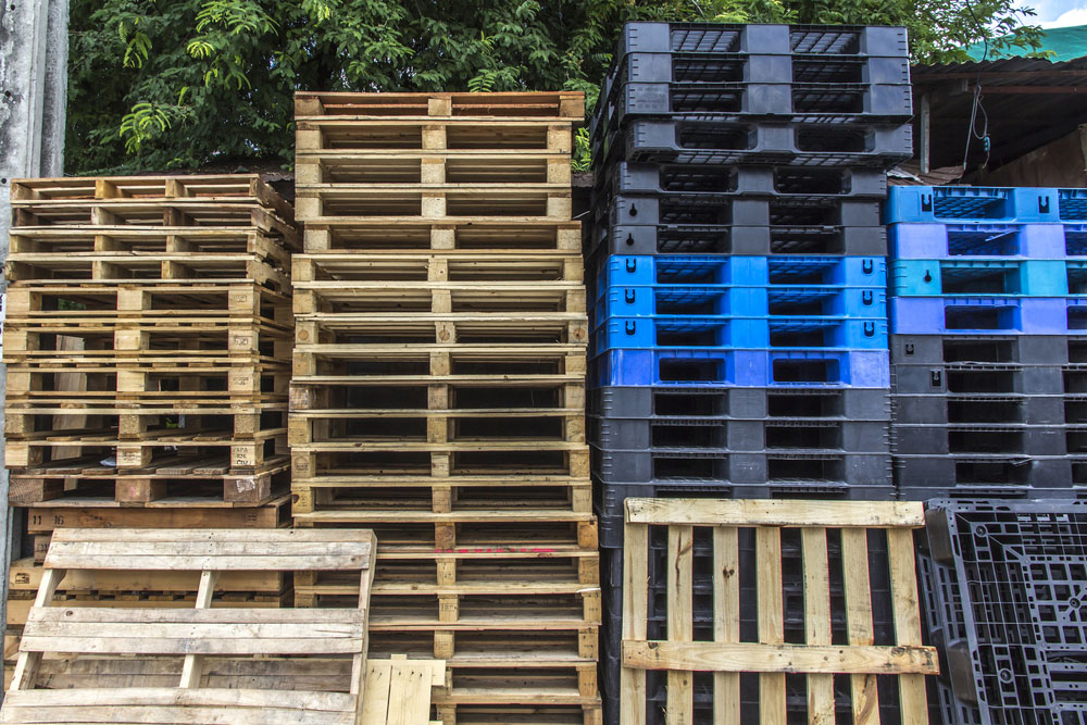 Wooden & Plastic Pallets Purchased